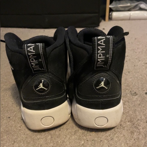 Black and white Jordans - Picture 2 of 3